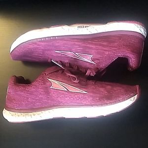 Altra Escalante 8.5 never worn outside